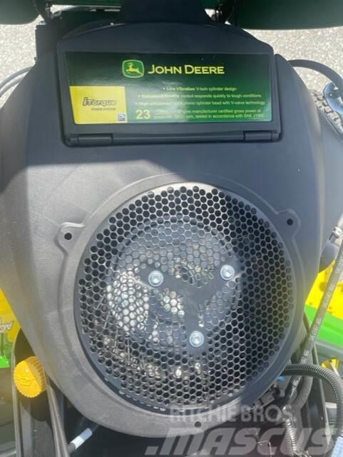 John Deere X380 Kompaktní traktory