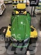 John Deere X580 Kompaktní traktory