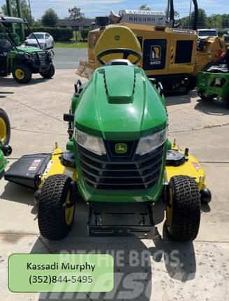 John Deere X580 Kompaktní traktory
