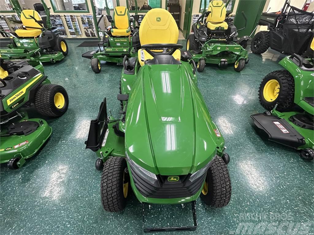 John Deere X590 Kompaktní traktory