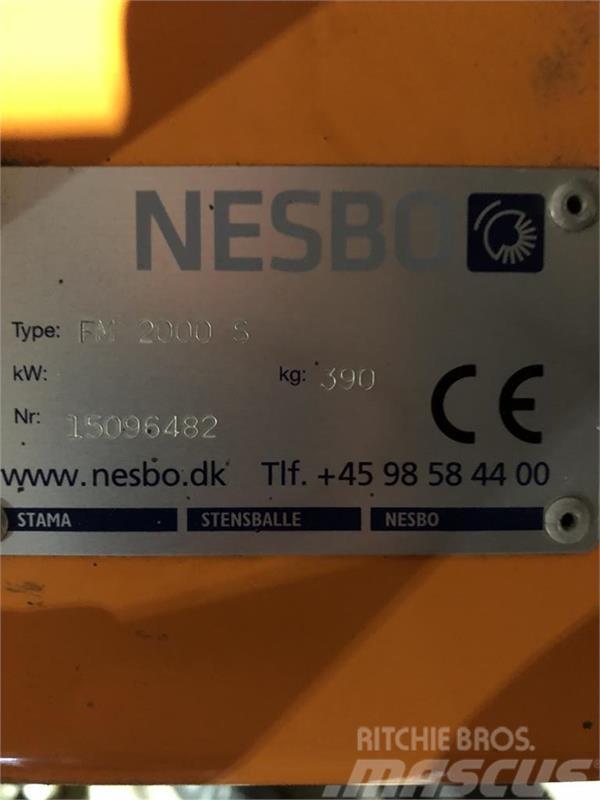 Nesbo FM2000S / Overglemt fejemaskine, ALDRIG brugt Další