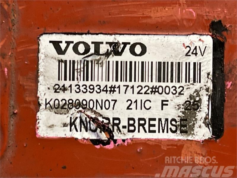 Volvo  VALVE 21133934 Radiátory