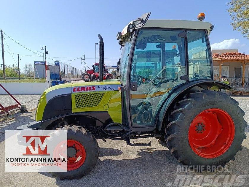 CLAAS NECTIS 227VE Traktory