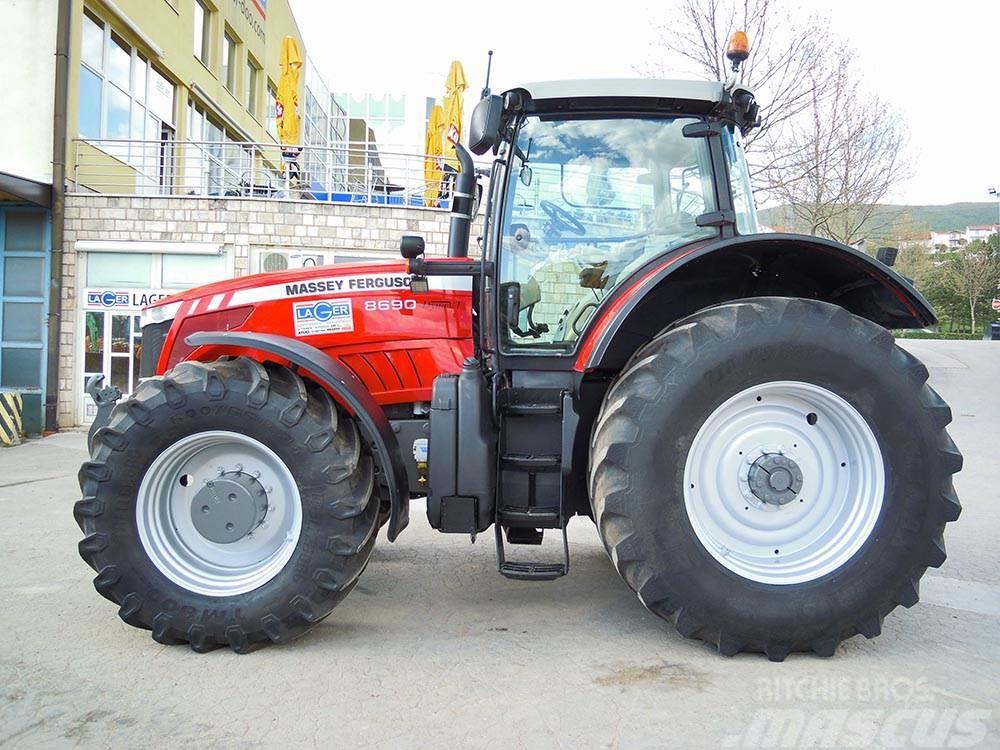 Massey Ferguson 8690 Traktory