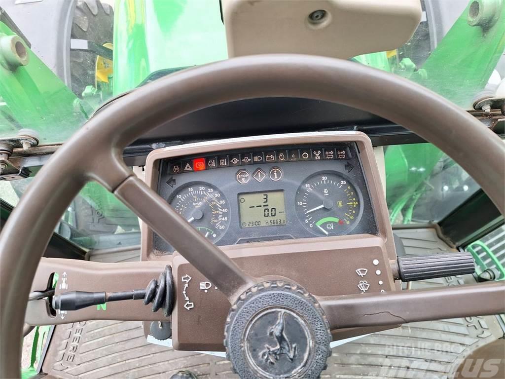 John Deere 5820 Premium Traktory