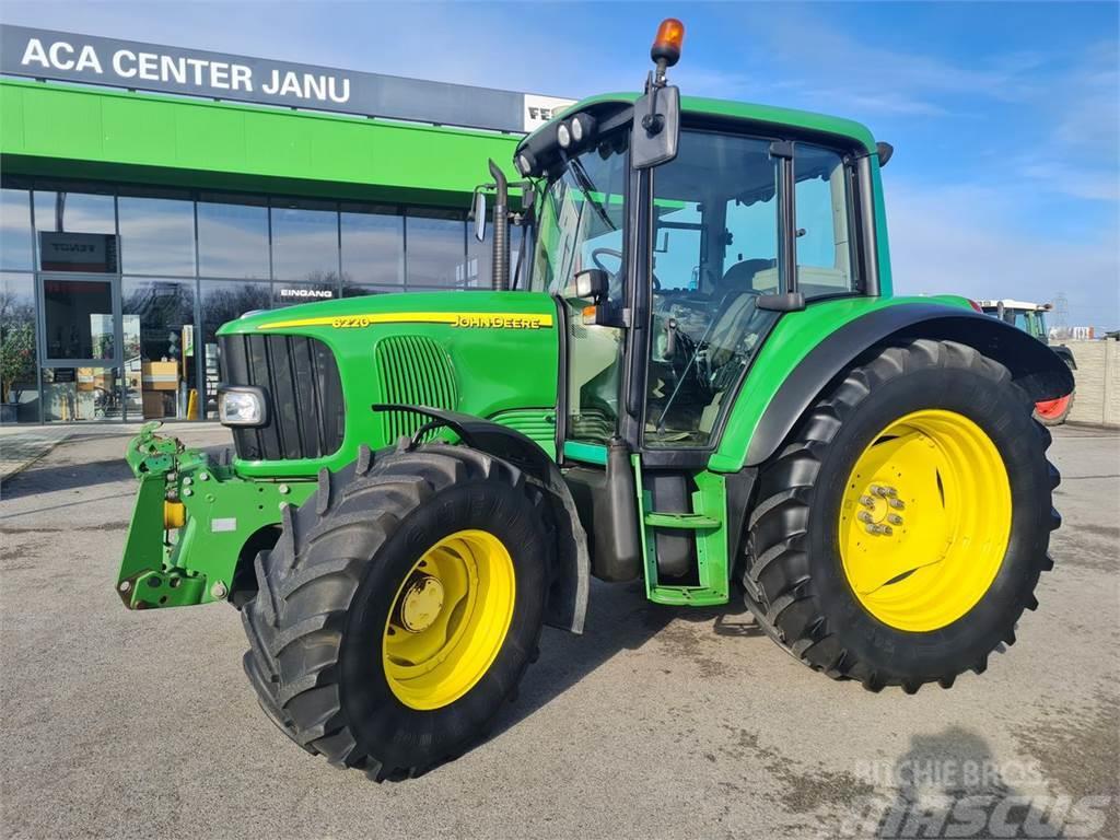 John Deere 6220 Premium Traktory