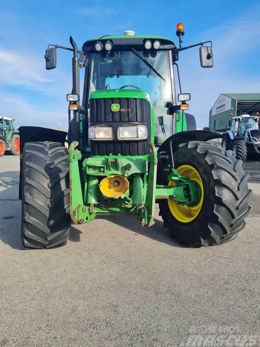 John Deere 6220 Premium Traktory