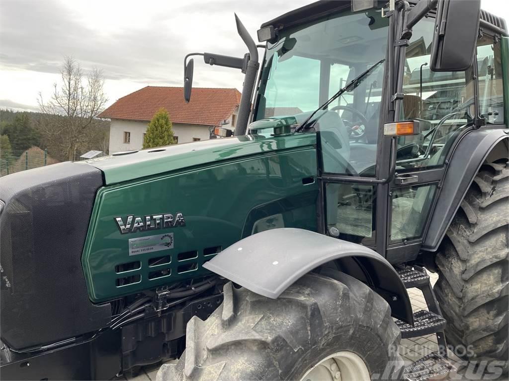 Valtra 6350 HiTech Traktory