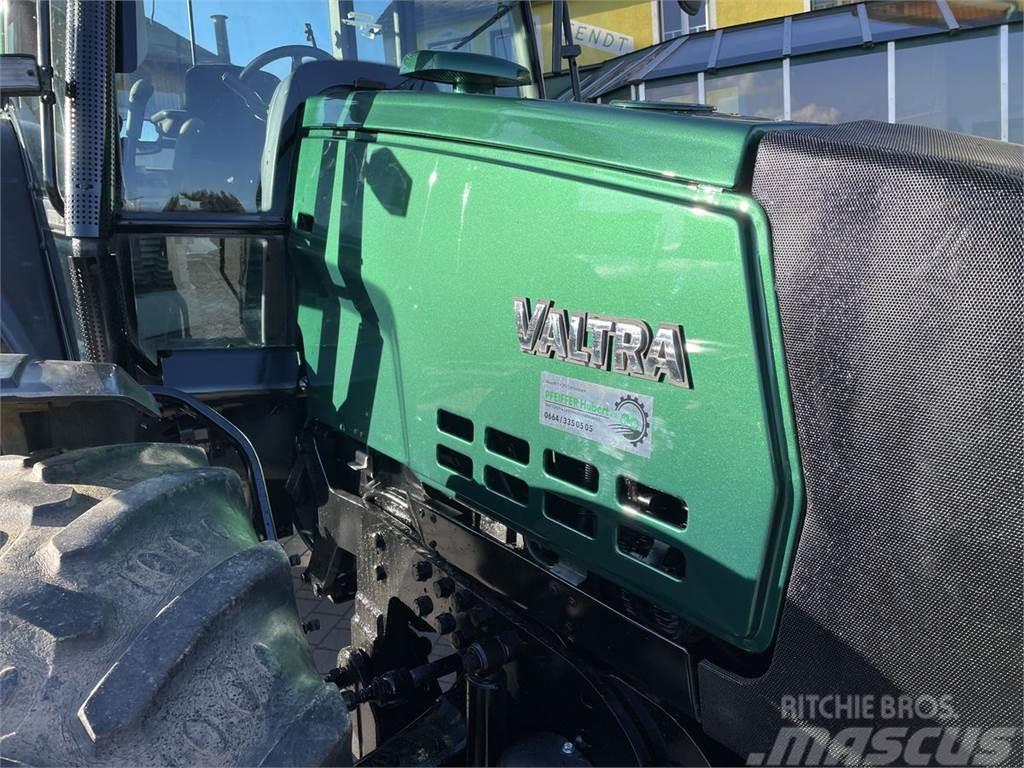 Valtra 6850 HiTech Traktory