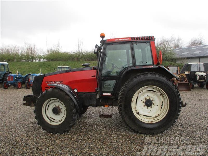 Valtra 8050 with defect clutch/gear, can not drive Traktory