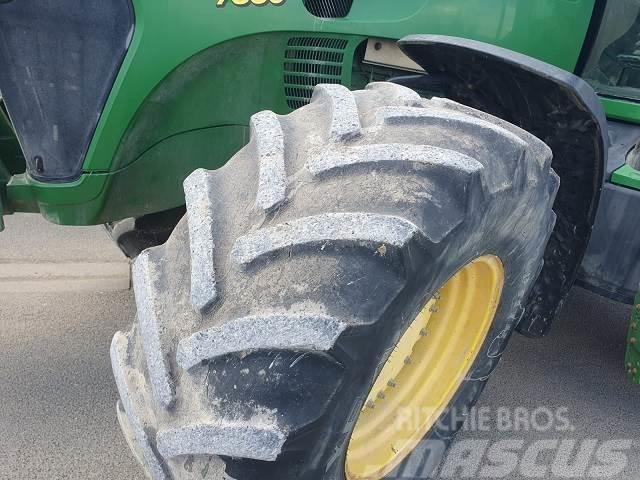 John Deere 7830 Traktory