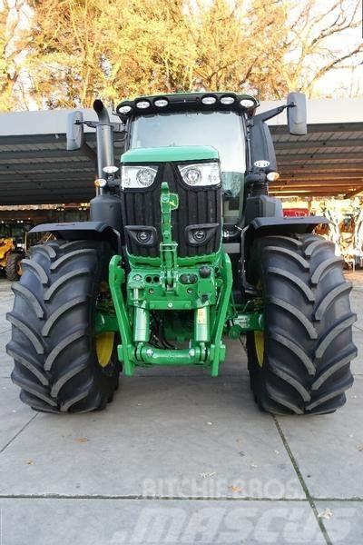 John Deere 6R250 Traktory