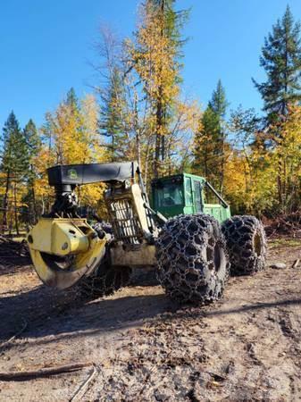 John Deere 748H Lesní kolové traktory