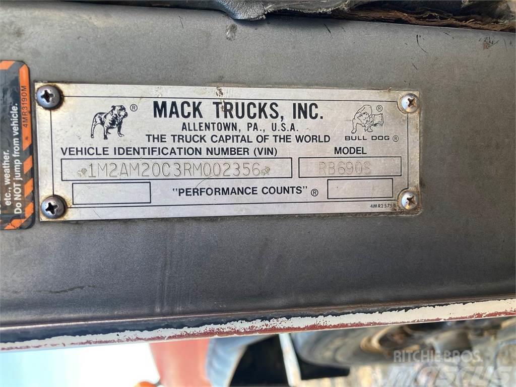 Mack RB690S Cisternové vozy