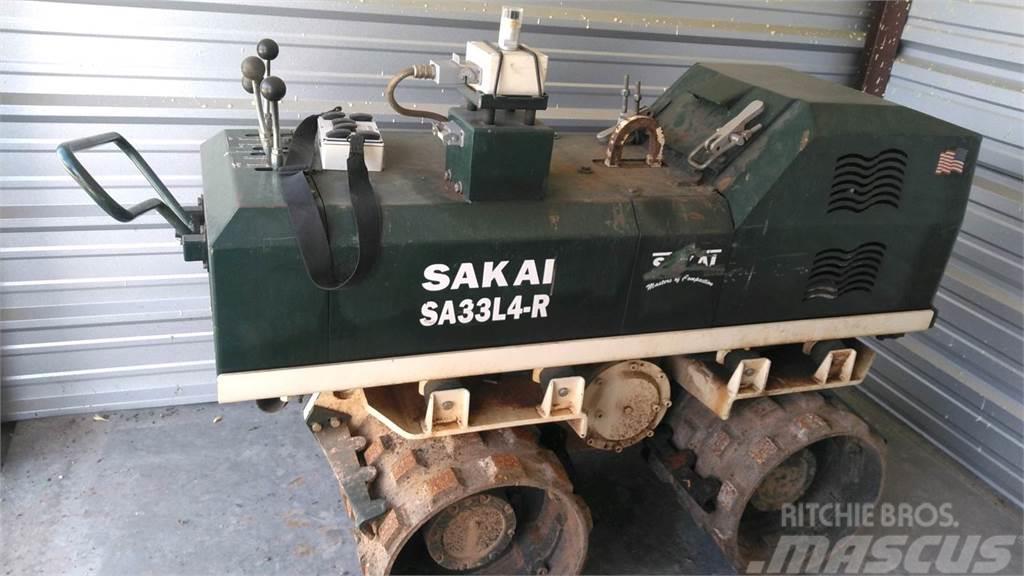 Sakai SA33L4-R Vlečné vibrační válce