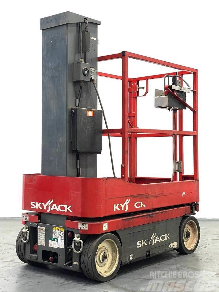 SkyJack SJ16 Vertikální sloupové výtahy