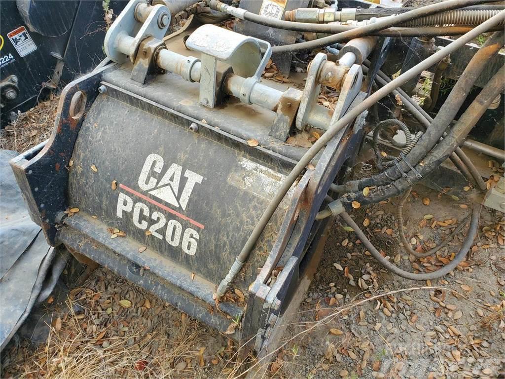 CAT PC206 Drtiče asfaltu