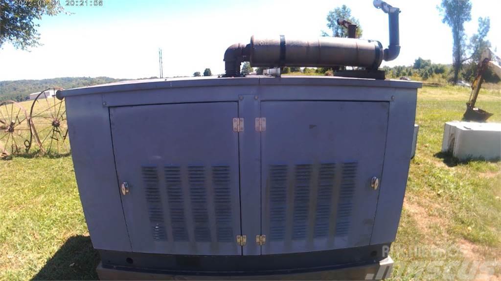 Dayton 4LM43 Ostatní generátory