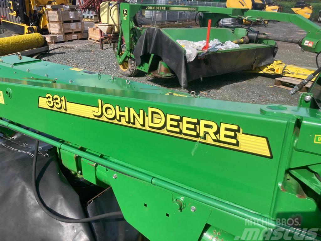 John Deere 331 Žací stroje