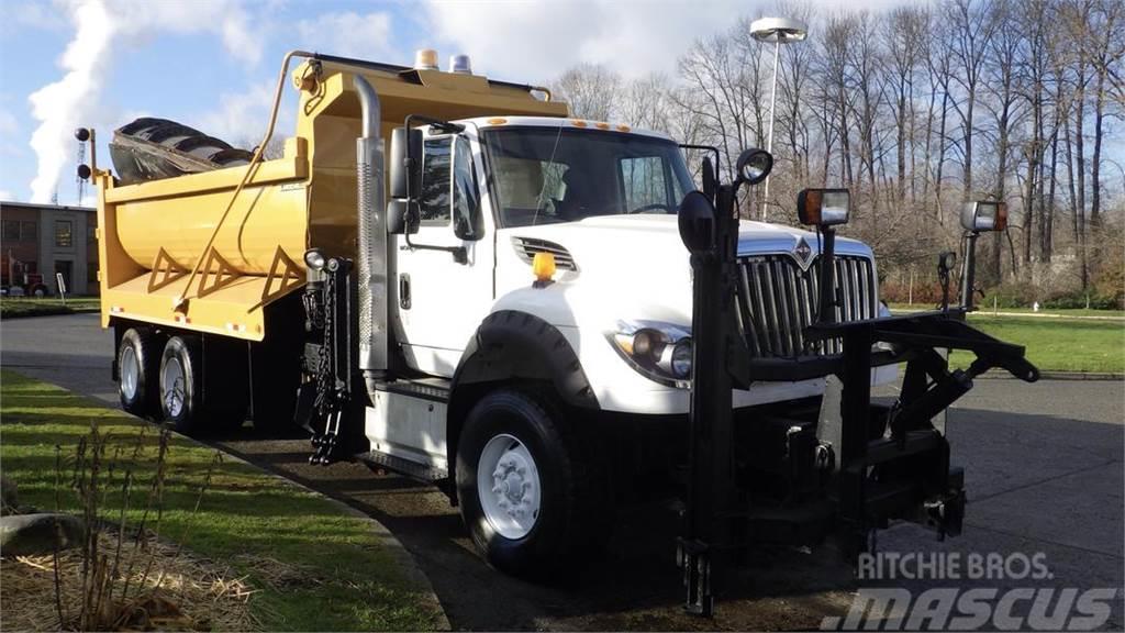 International WorkStar 7600 Dump Truck Sněžné pluhy, přední sněhové radlice