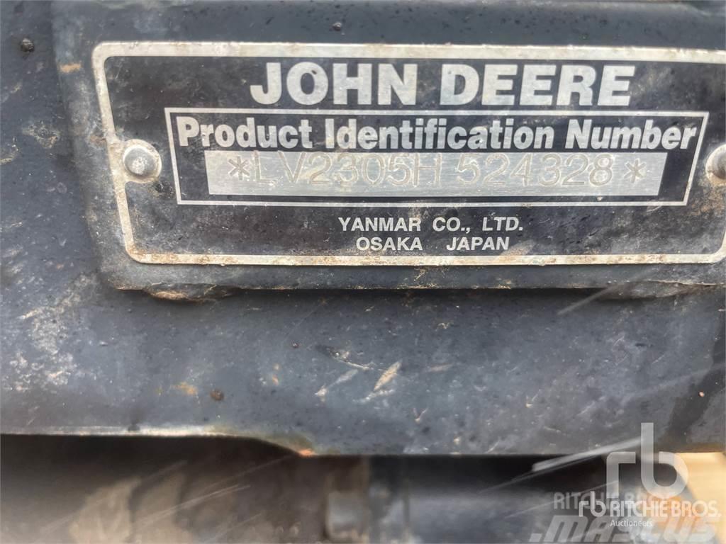 John Deere 2305 Kompaktní traktory
