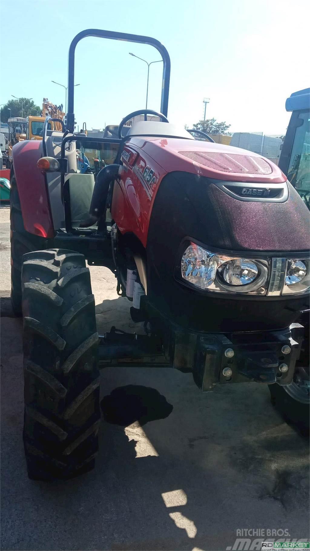 Case IH FARMAL A65 Traktory