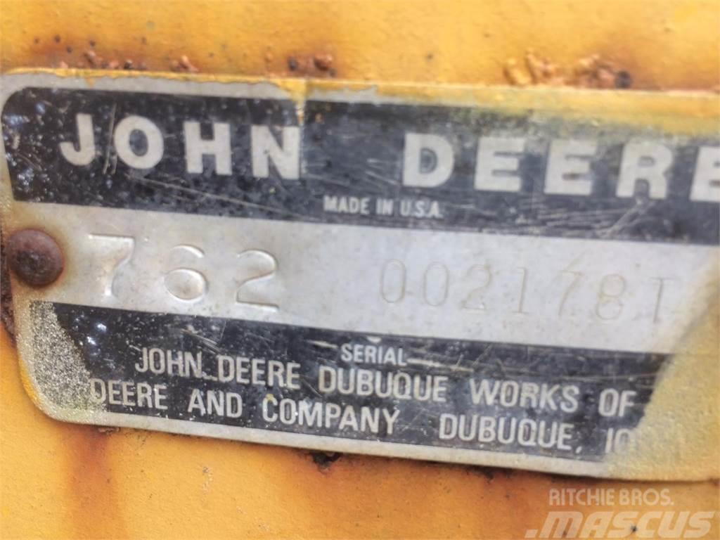 John Deere 762 Skrejpry