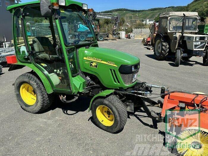 John Deere 2320 Kompaktní traktory