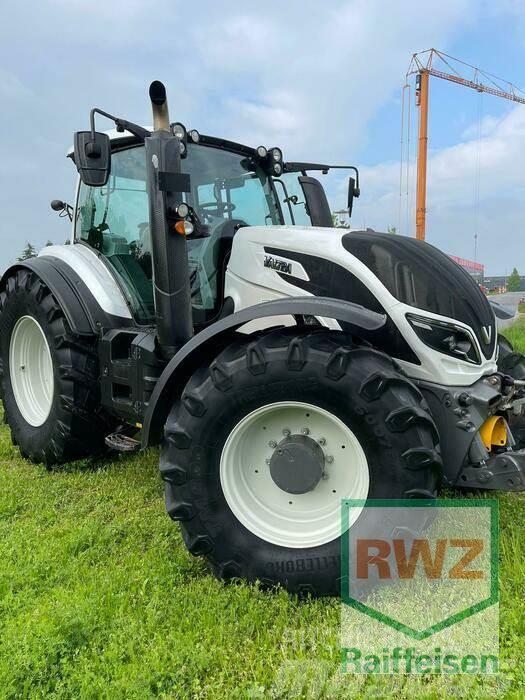 Valtra T214 D Traktory