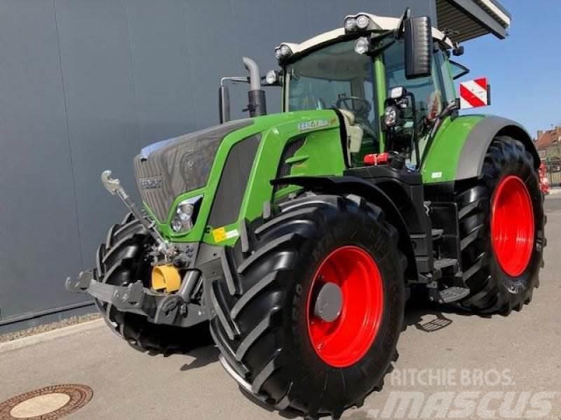 Fendt 828 VARIO S4 Profi Plus Traktory