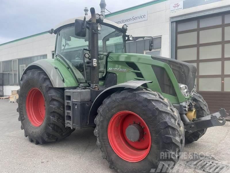 Fendt 828 VARIO SCR PROFI PLUS Traktory