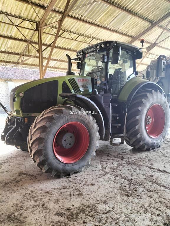 CLAAS AXION 920 CEBIS Traktory