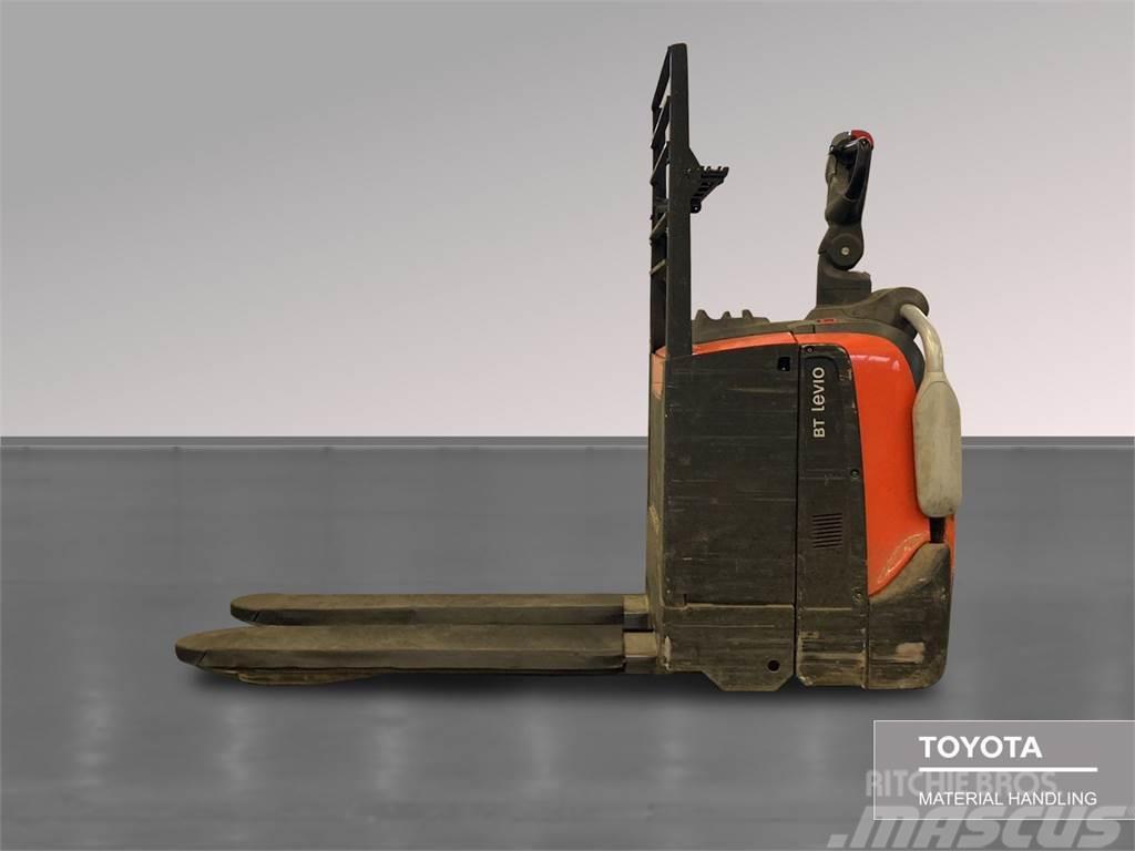 Toyota LPE200 Nízkozdvižný vozík s plošinou