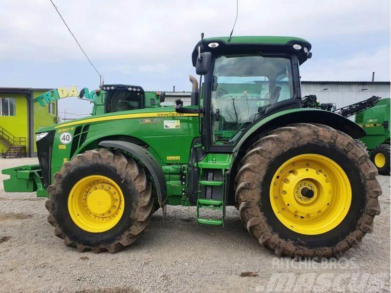 John Deere 8360R Traktory