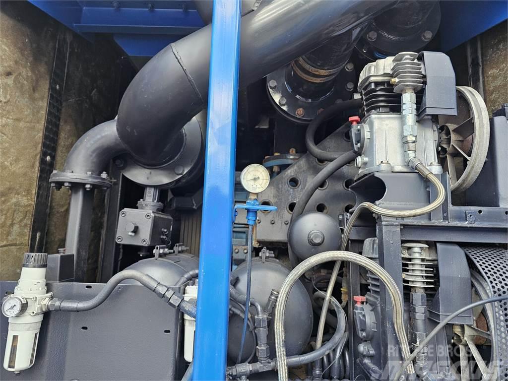 MAN TGS 35.400 Saugbagger KAISER MORO Vacuum suction - Kombinované/Čerpací cisterny
