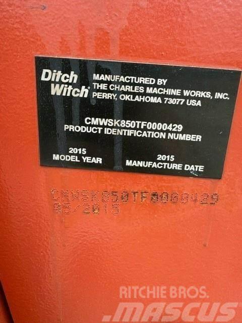Ditch Witch SK850 Smykem řízené nakladače
