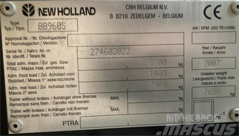 New Holland BB 960A M. Parkland ballevogn Lis na hranaté balíky