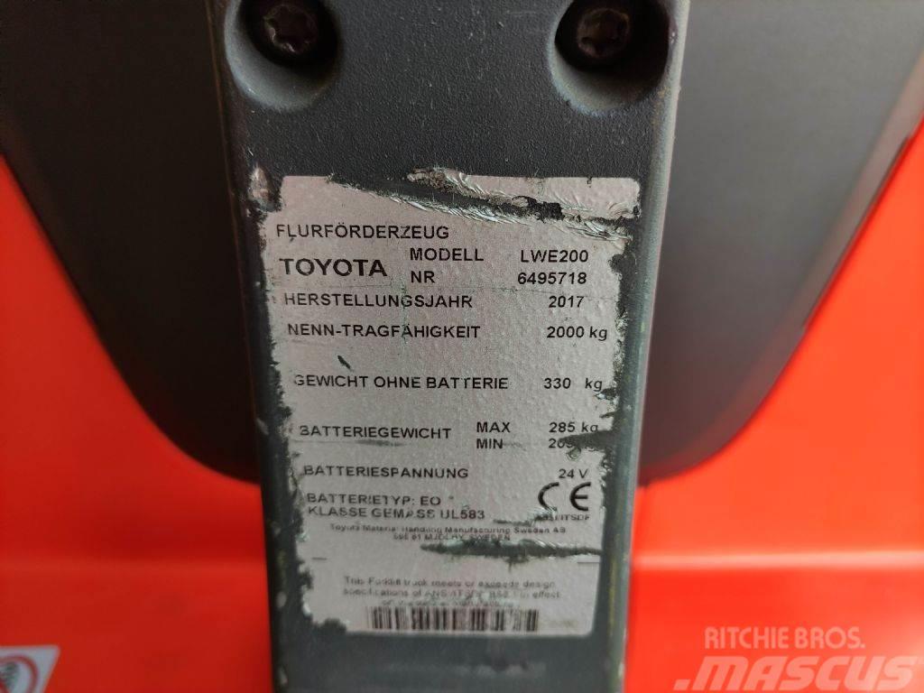Toyota LWE200 Nízkozdvižný vozík